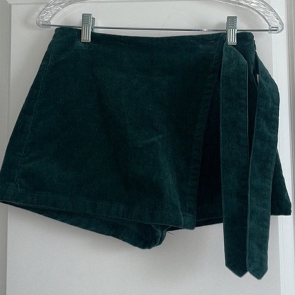 Forever 21 Women’s Small Forest Green Corduroy Skort with Side Tie - New - Picture 1 of 3